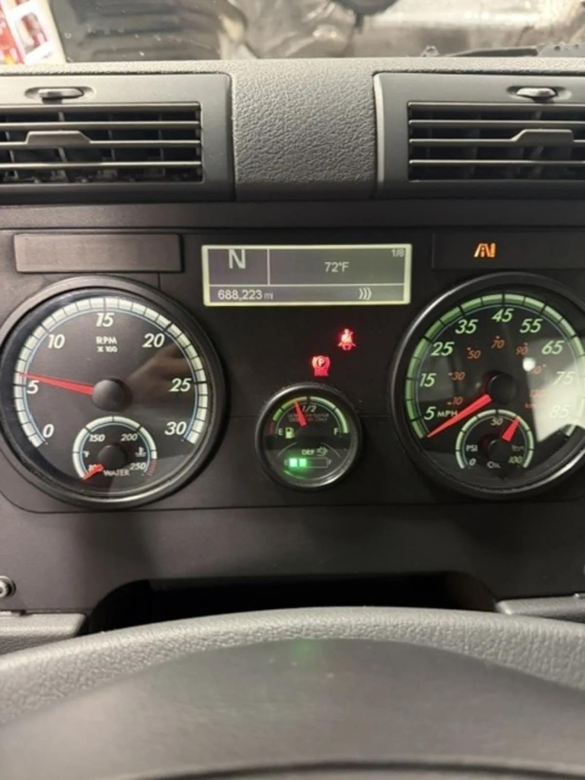 2019 Freightliner Cascadia in Allentown, PA — photo 10