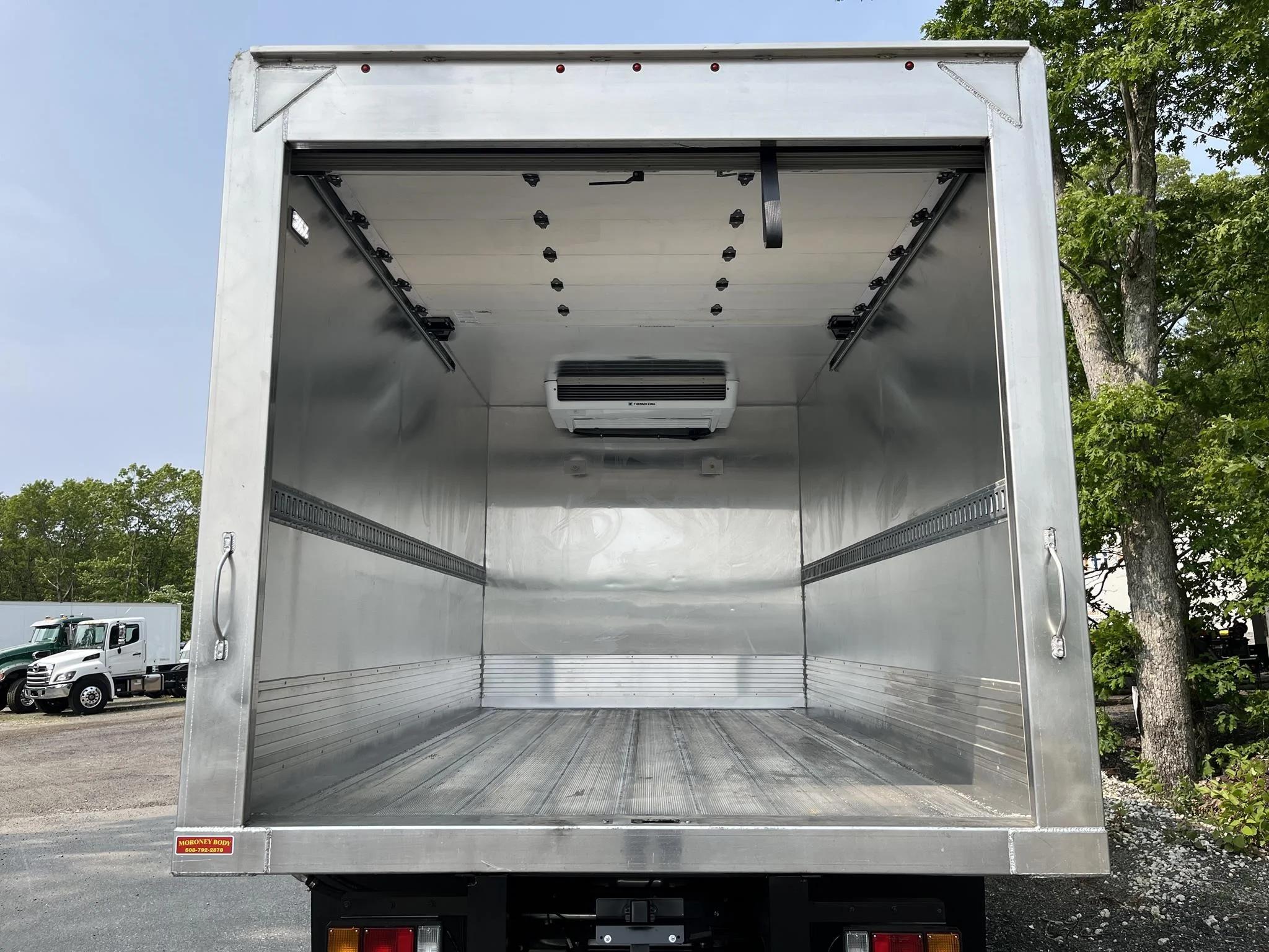 2025 Isuzu NRR — photo 6
