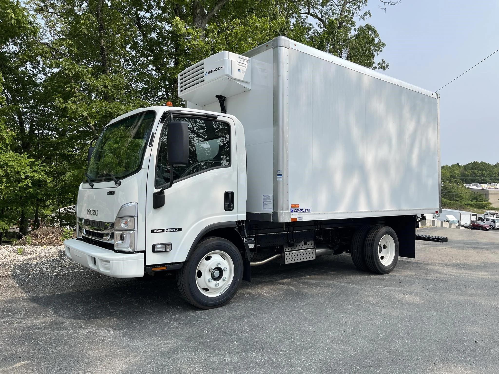 2025 Isuzu NRR