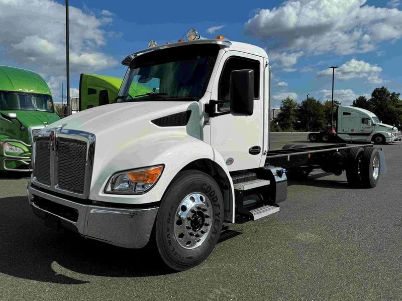2025 Kenworth T280
