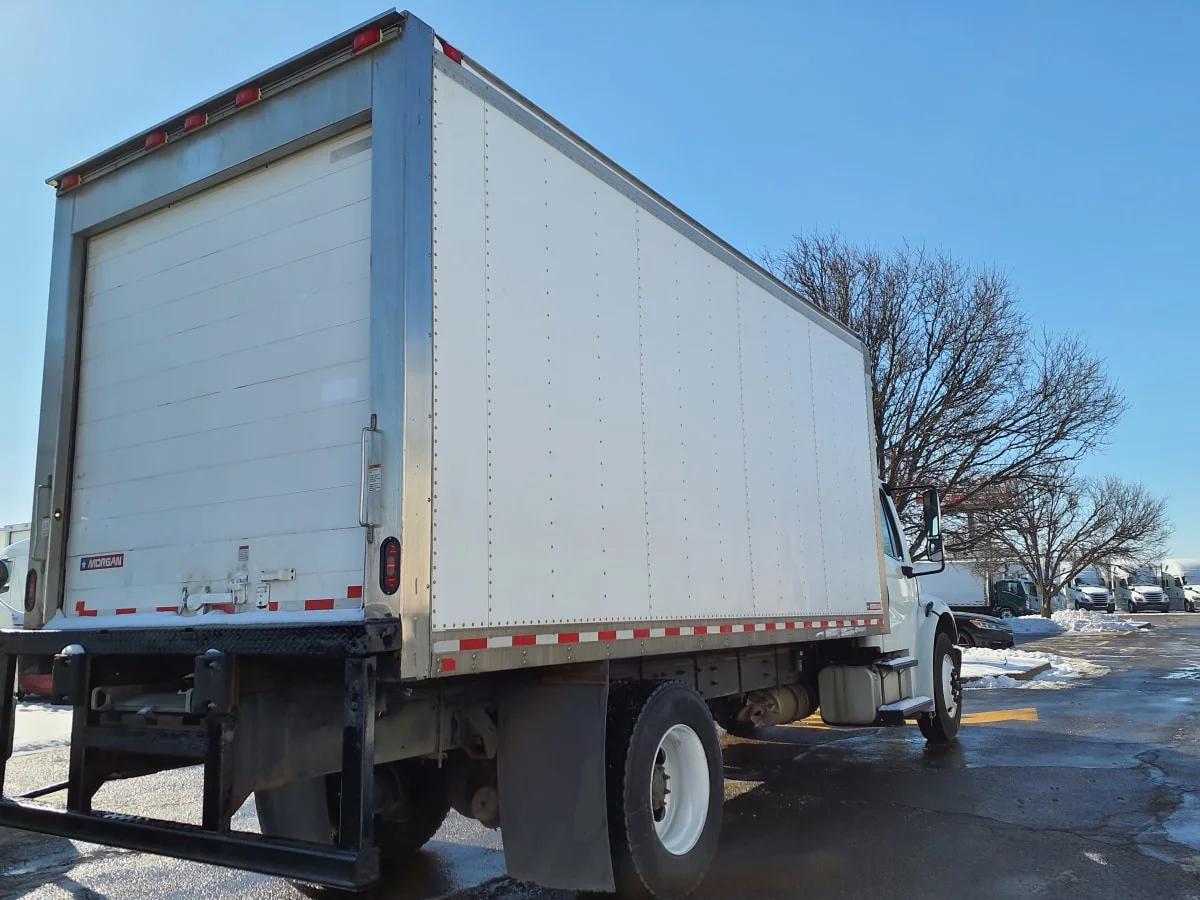 2018 Freightliner M2 106 in Bolingbrook, IL — photo 4