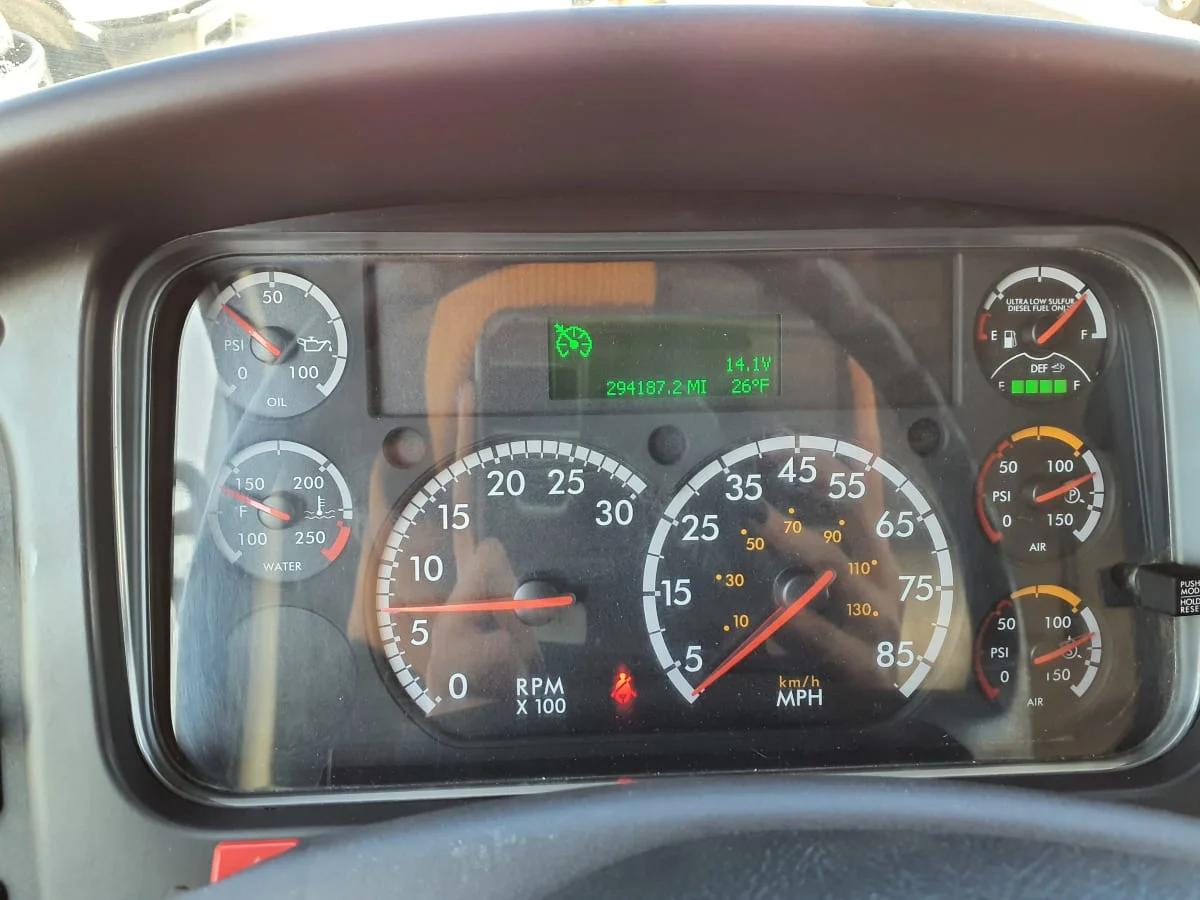 2018 Freightliner M2 106 in Bolingbrook, IL — photo 12