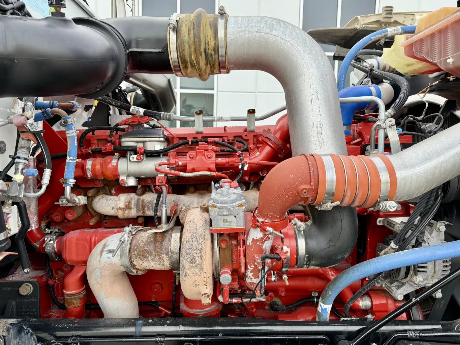 2018 Peterbilt 389 in New Lenox, IL — photo 13
