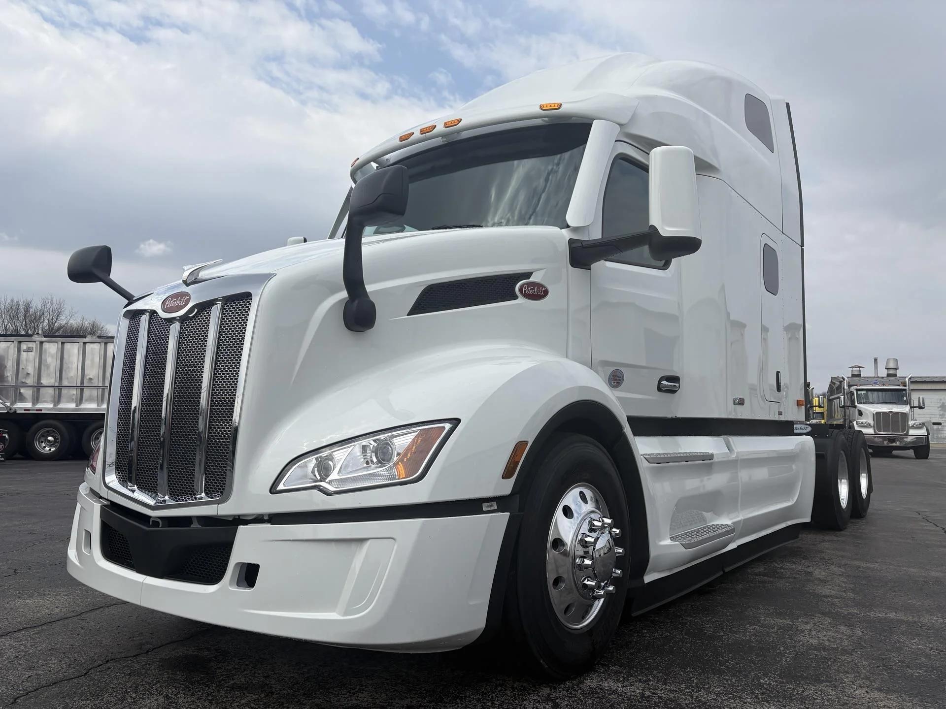 2027 Peterbilt 579 in Findlay, OH