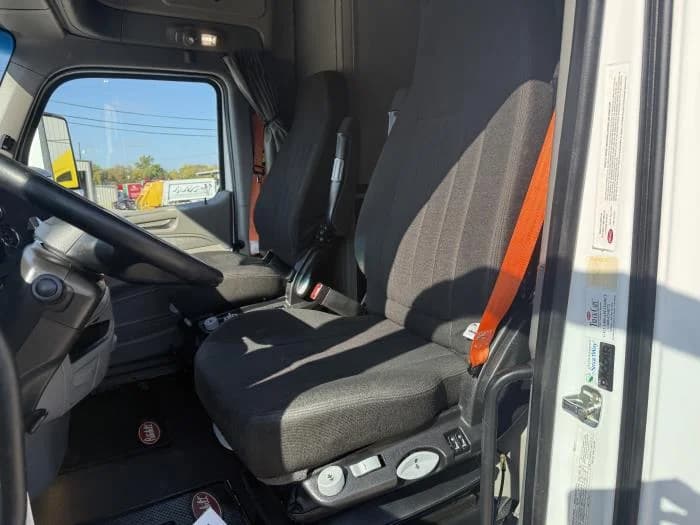 2021 Peterbilt 579 in Dallas, TX — photo 17