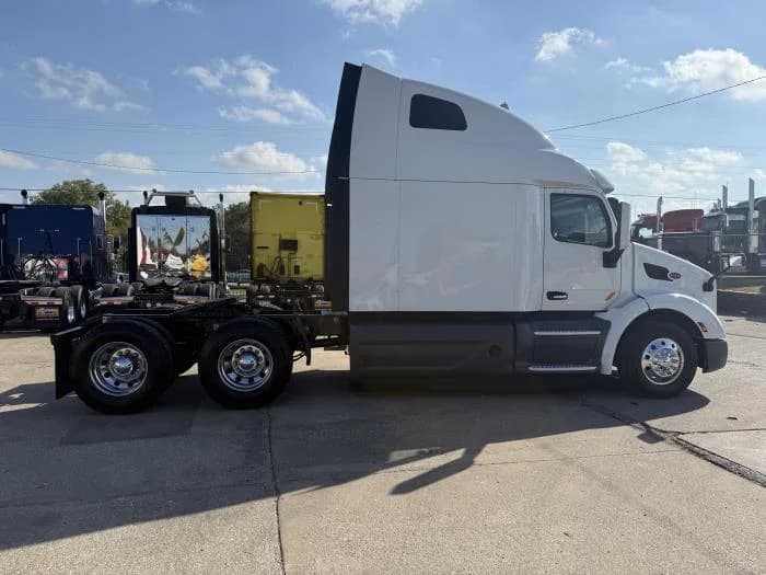 2021 Peterbilt 579 in Dallas, TX — photo 30