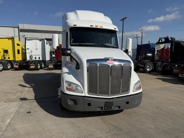 2021 Peterbilt 579 in Dallas, TX — photo 23