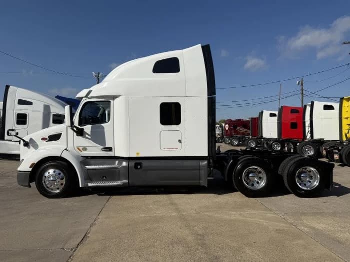 2021 Peterbilt 579 in Dallas, TX — photo 42