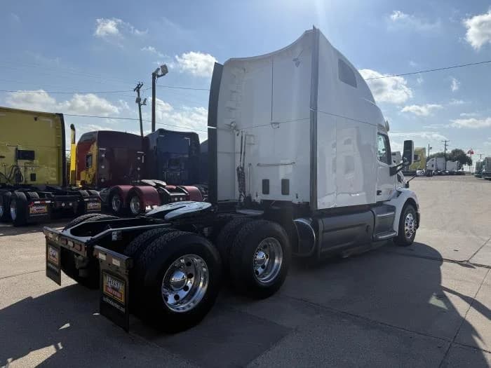 2021 Peterbilt 579 in Dallas, TX — photo 34