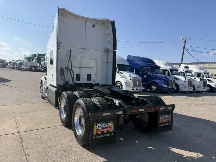 2021 Peterbilt 579 in Dallas, TX — photo 37