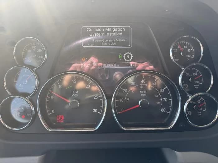 2021 Peterbilt 579 in Dallas, TX — photo 5