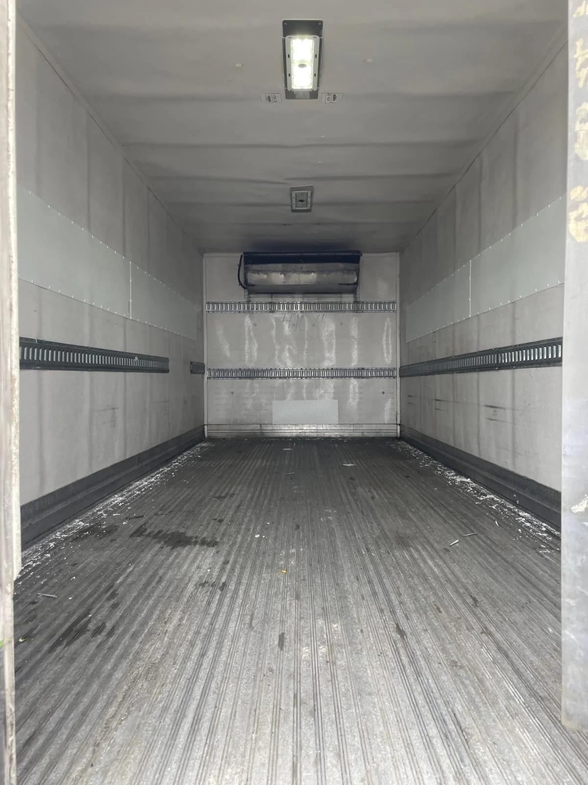 2019 Isuzu NQR in Farmingdale, NY — photo 9