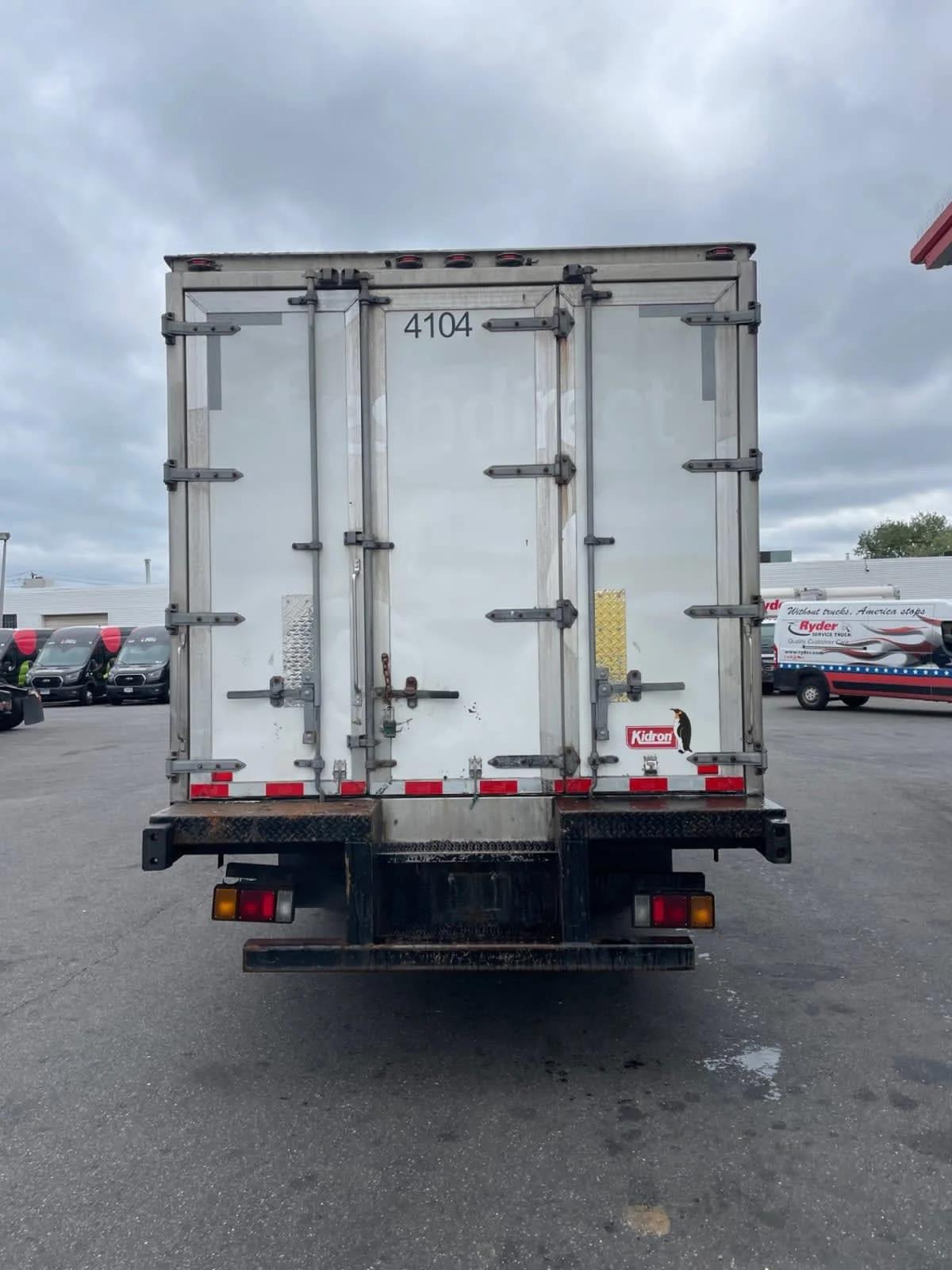 2019 Isuzu NQR in Farmingdale, NY — photo 5