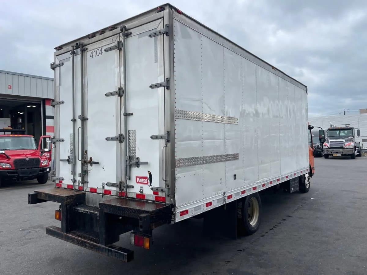 2019 Isuzu NQR in Farmingdale, NY — photo 4