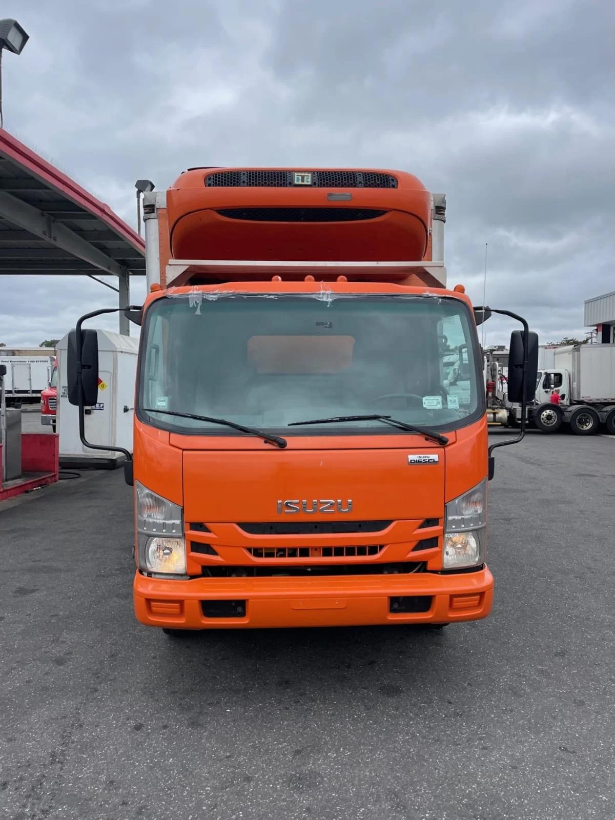 2019 Isuzu NQR in Farmingdale, NY — photo 2