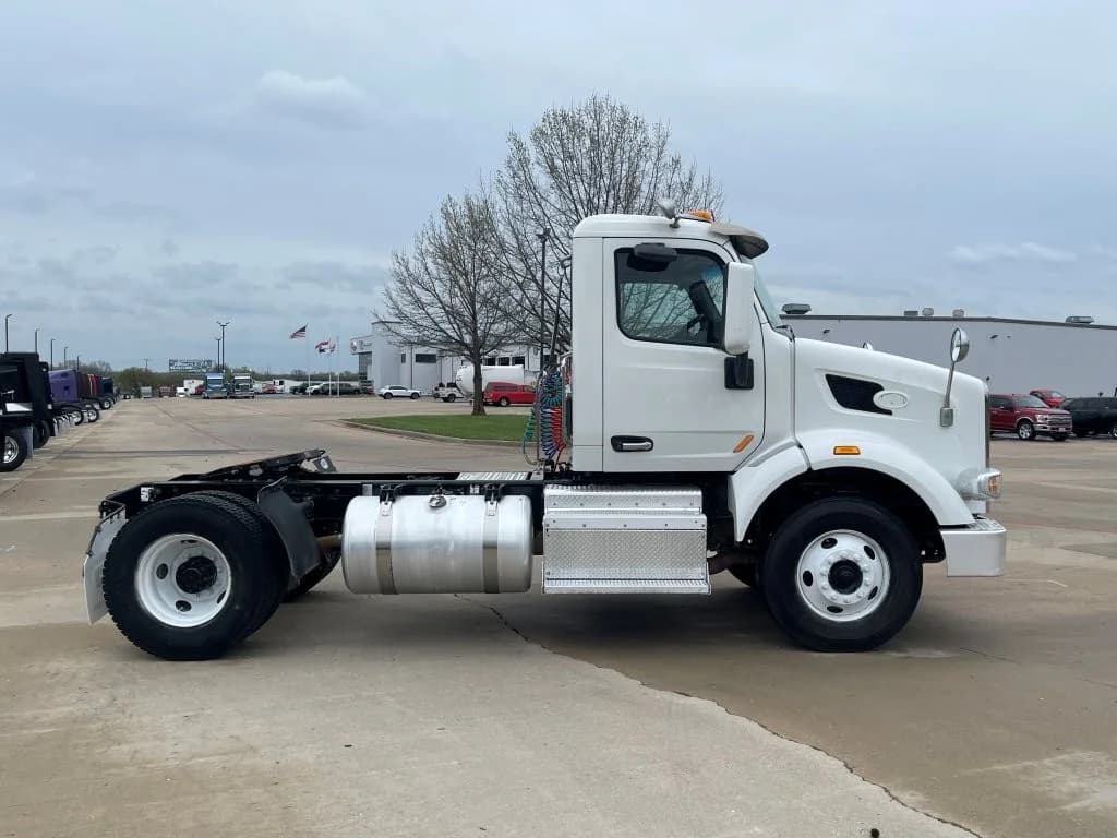 2020 Peterbilt 567 in Springfield, MO — photo 6