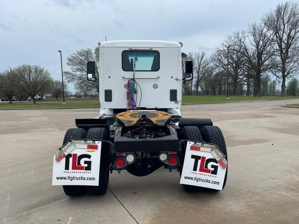 2020 Peterbilt 567 in Springfield, MO — photo 4