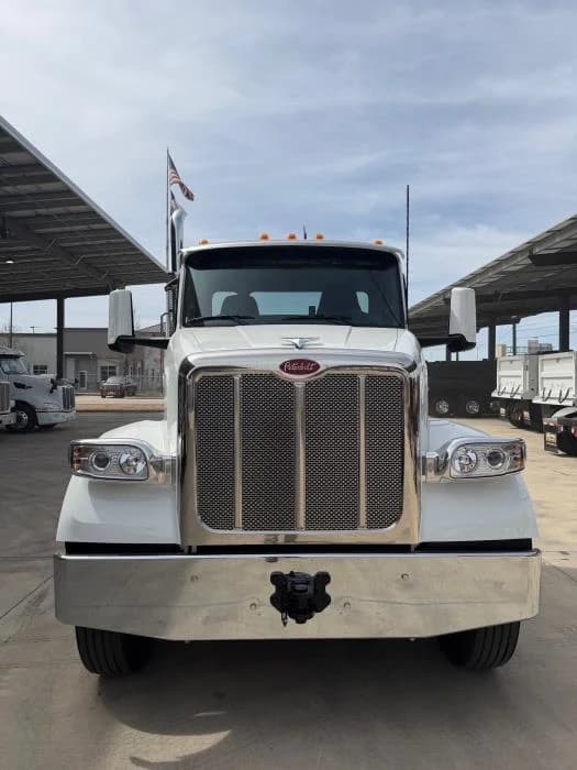 2027 Peterbilt 567 in San Antonio, TX — photo 2