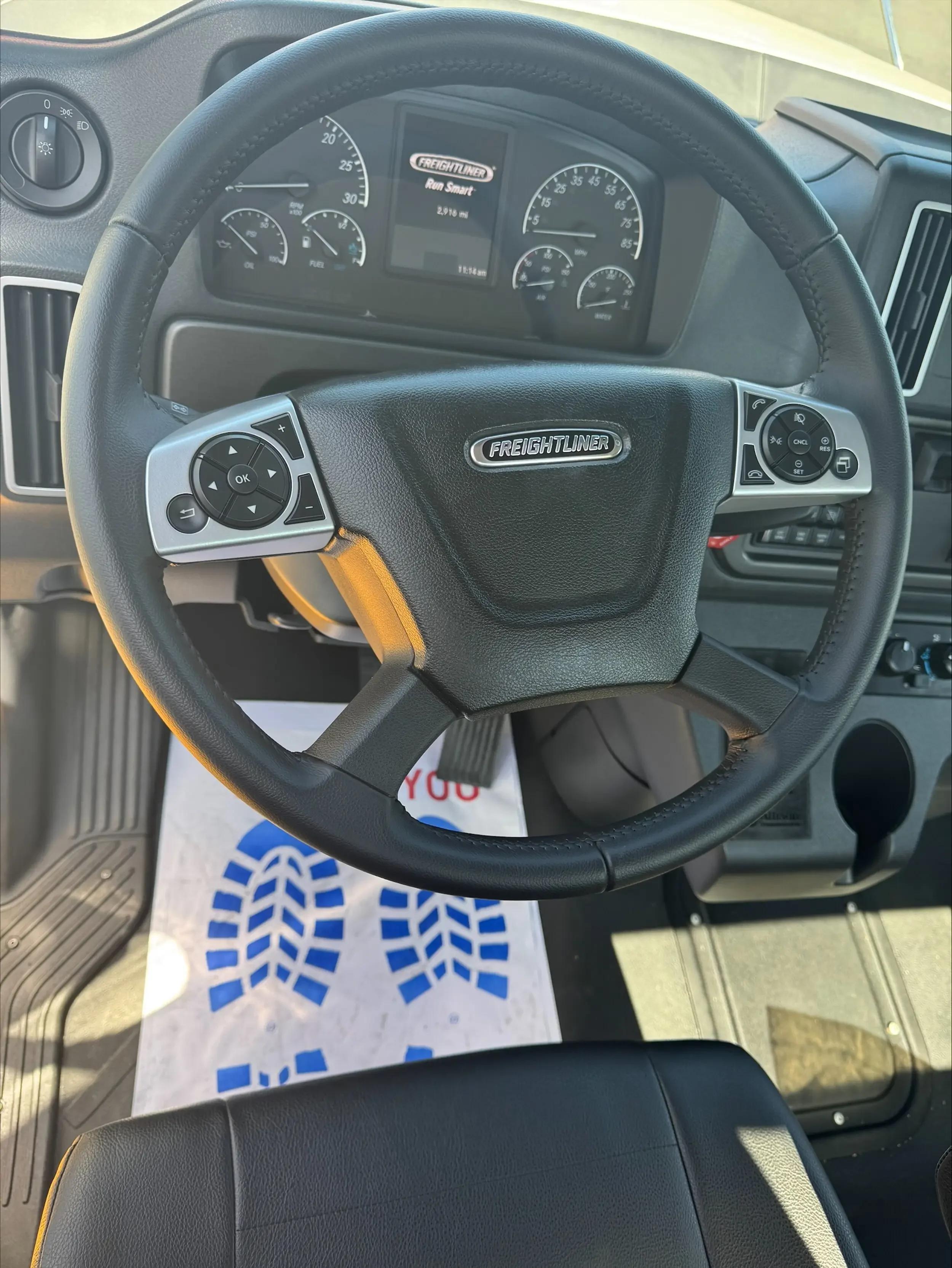 2025 Freightliner 108SD in Portland, OR — photo 10