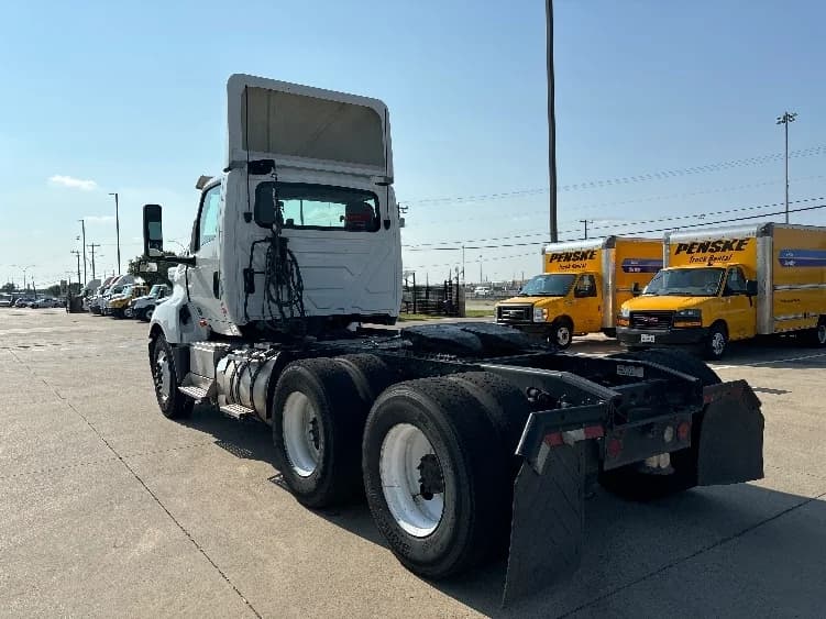 2018 International LT in Arlington, TX — photo 5