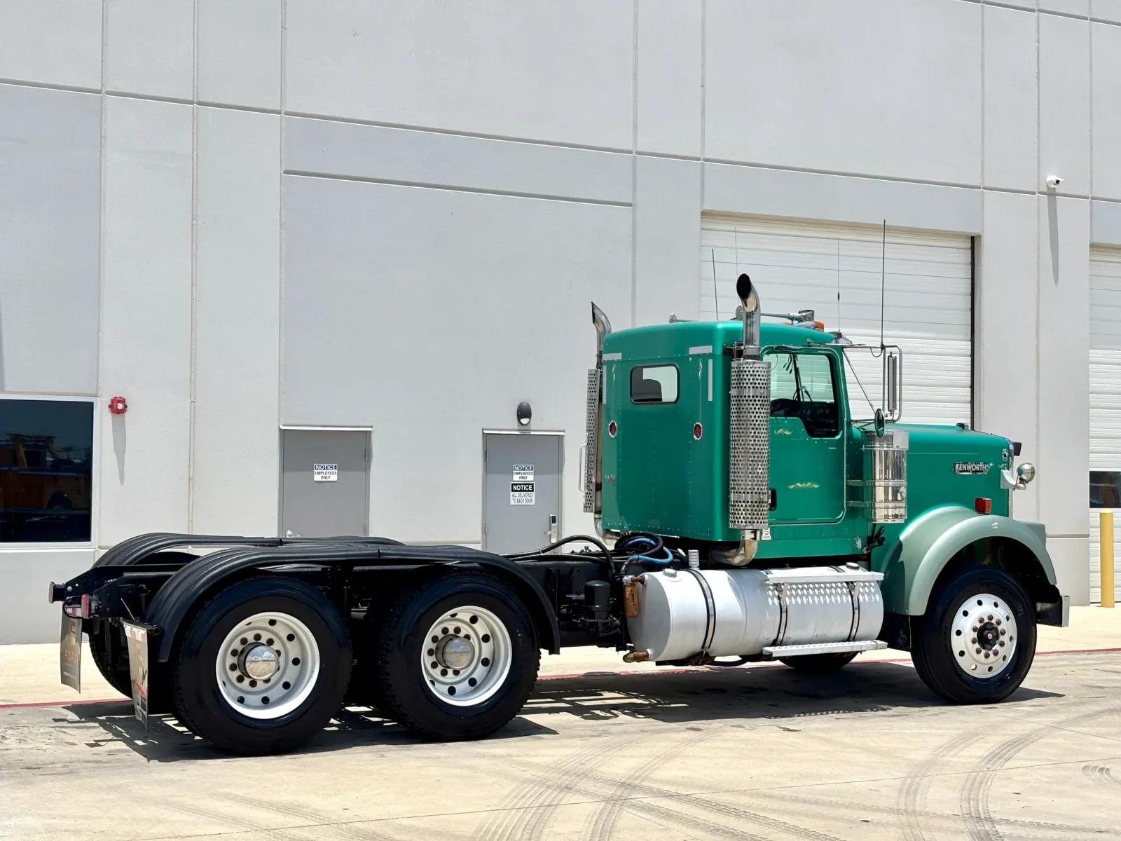 2003 Kenworth W900 in Hutchins, TX — photo 5