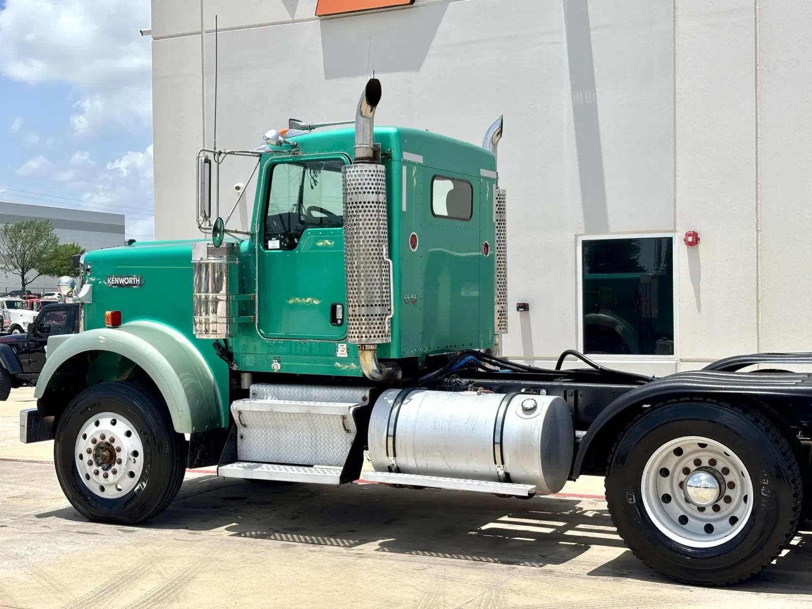 2003 Kenworth W900 in Hutchins, TX — photo 8