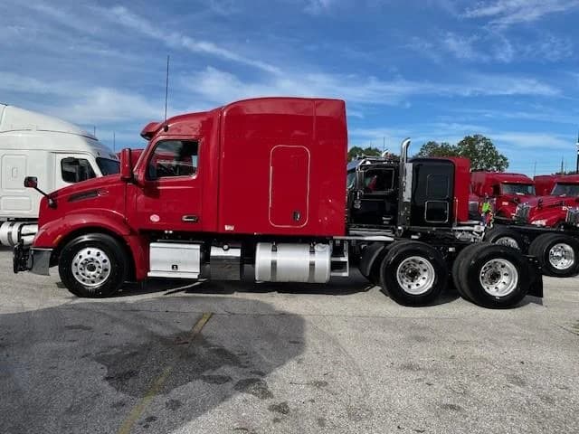 2022 Peterbilt 579 in Haines City, FL — photo 3