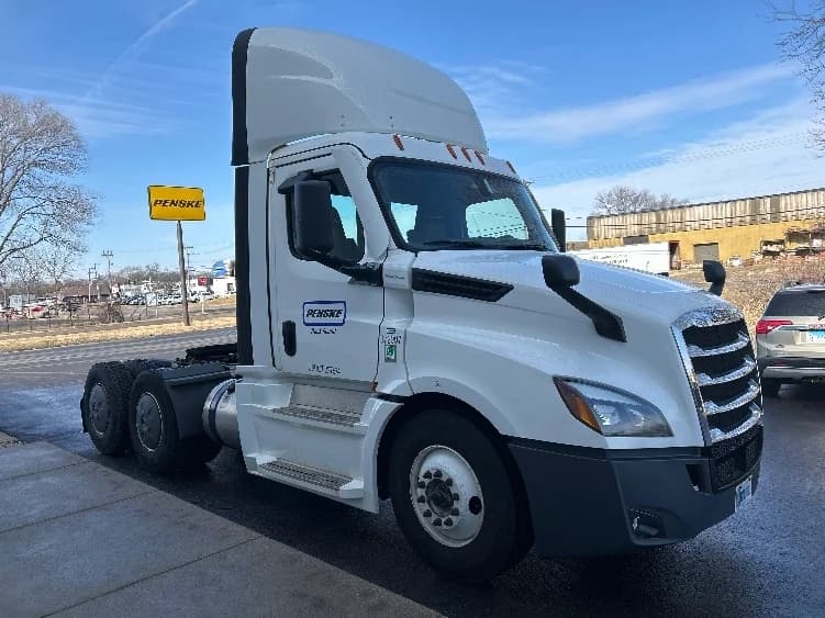 2021 Freightliner Cascadia in Milwaukee, WI