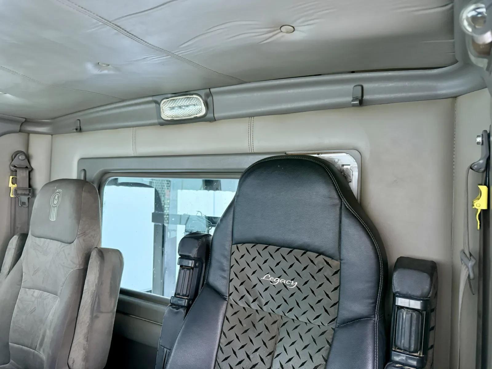 2008 Kenworth T800 in New Lenox, IL — photo 20