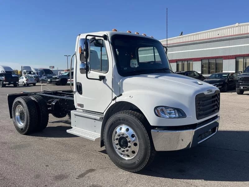 2022 Freightliner in Cincinnati, OH — photo 12
