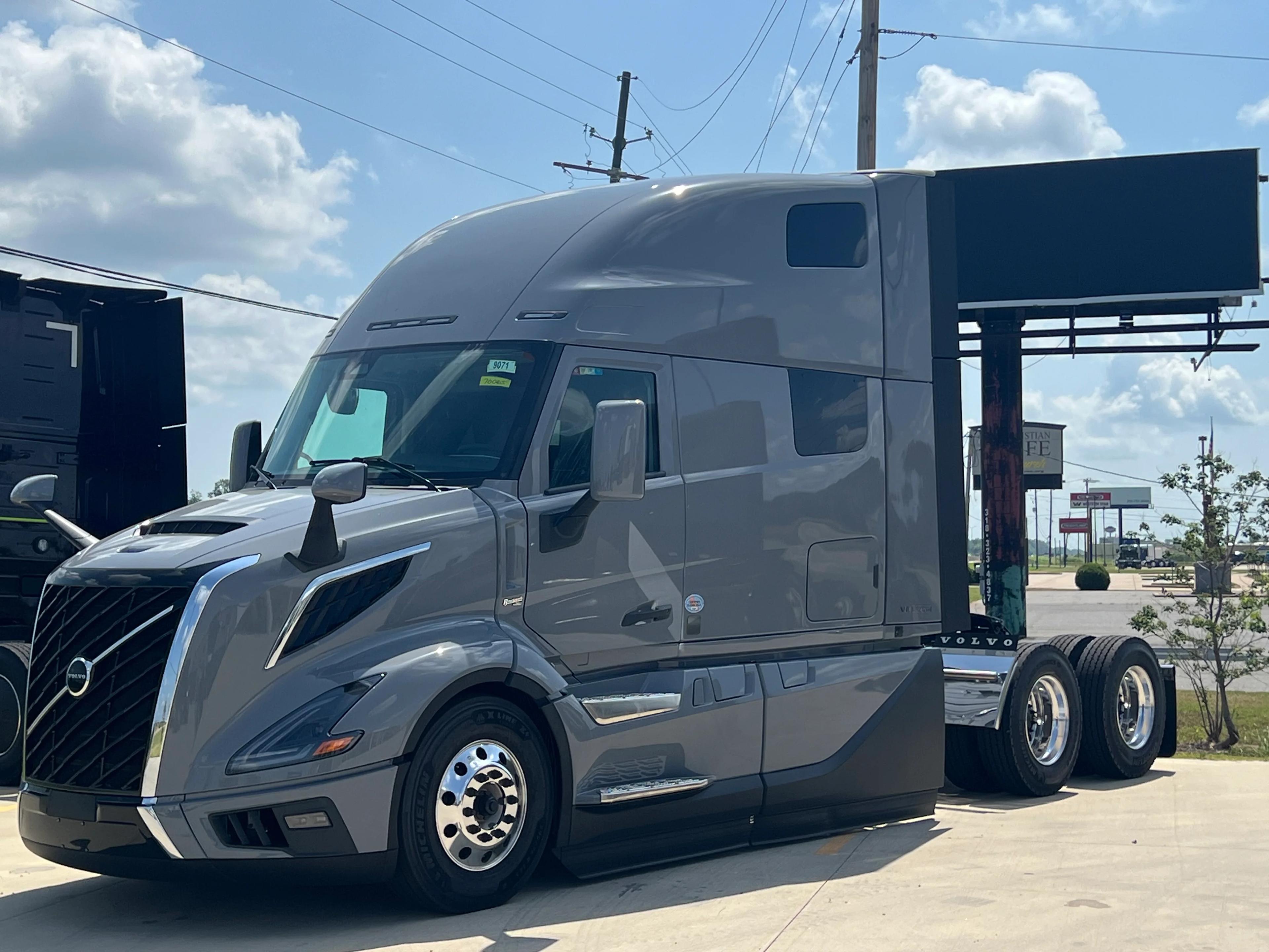 2026 Volvo VNL 860