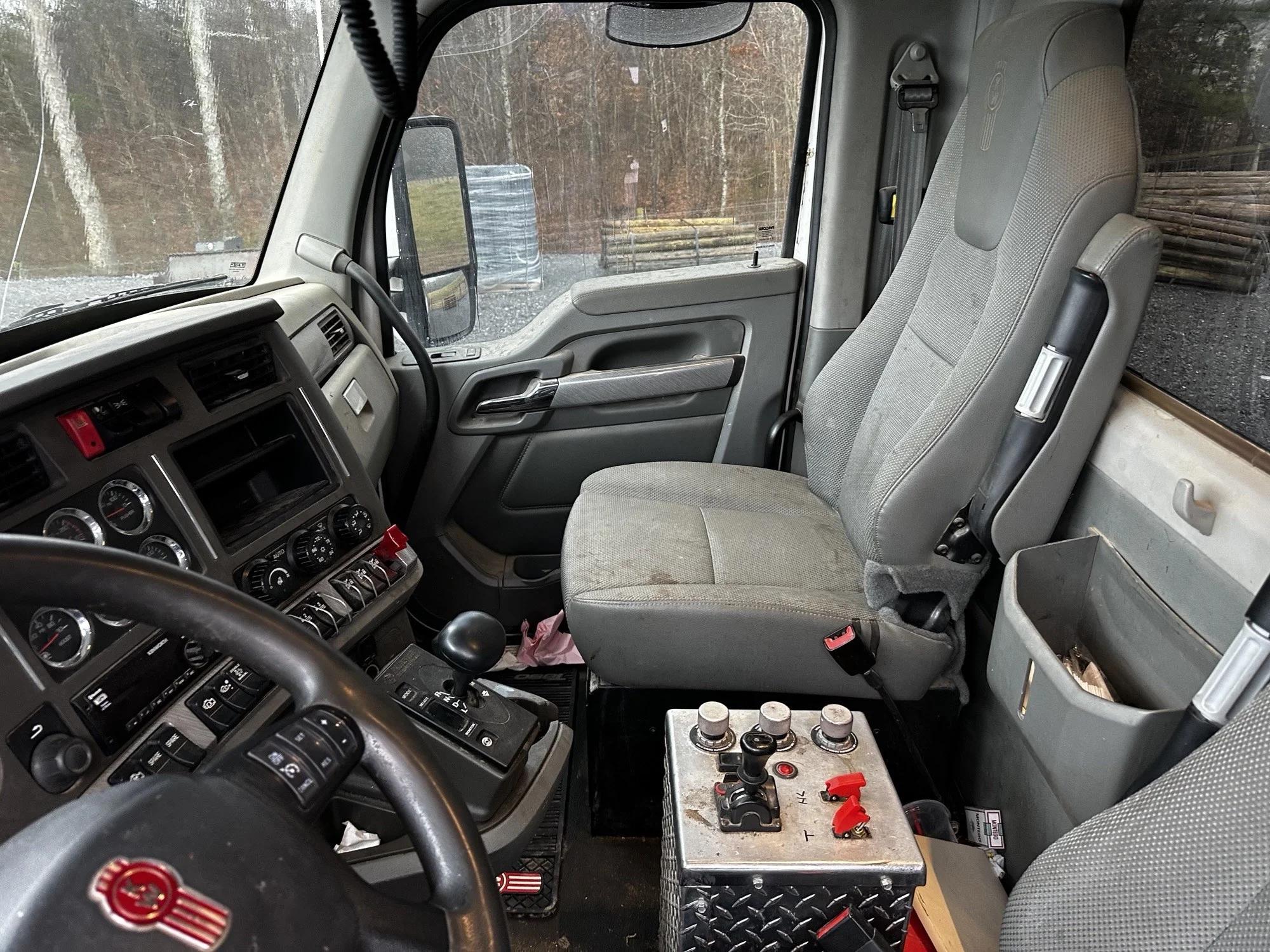 2018 Kenworth T880 in Roanoke, VA — photo 6