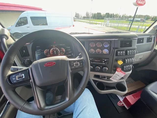 2027 Peterbilt 589 in Lima, OH — photo 14
