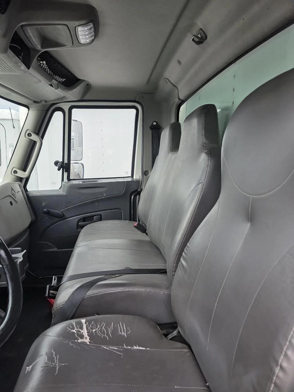 2016 International 4300 — photo 4