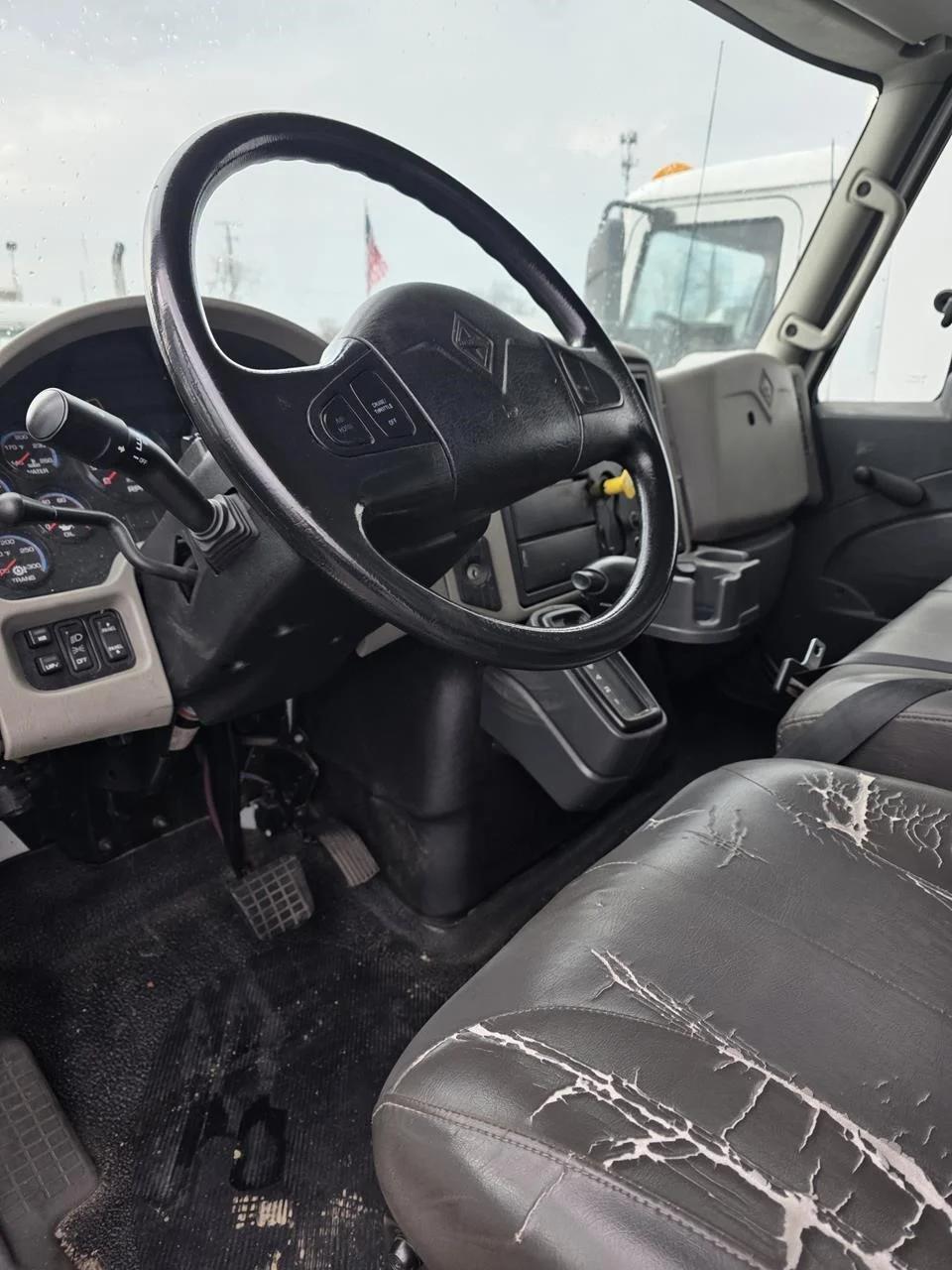 2016 International 4300 — photo 5