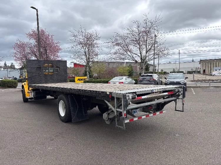 2022 Freightliner M2 106 in Redmond, OR — photo 6