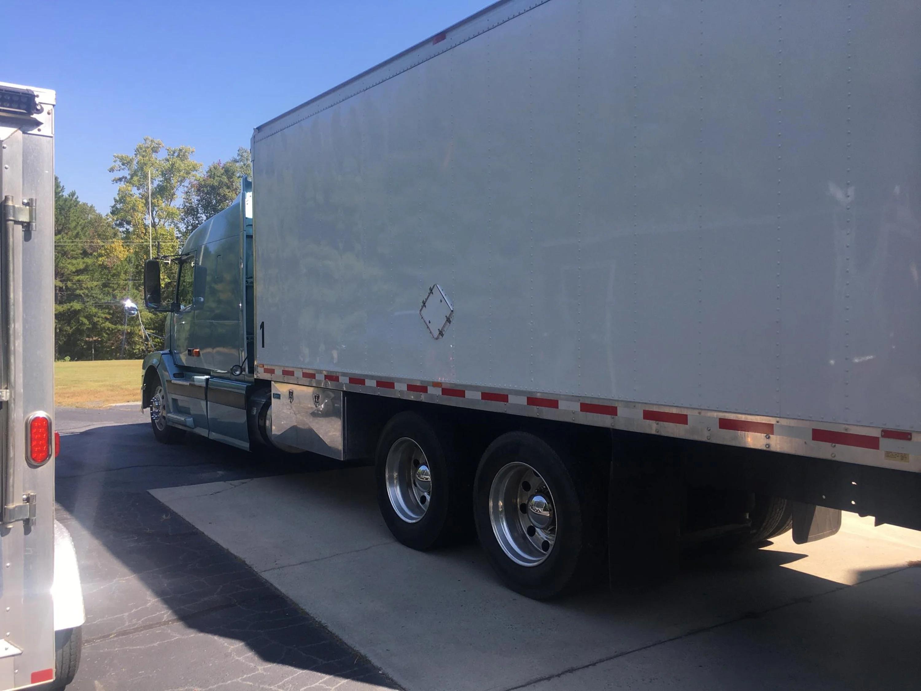 2005 Volvo in CHARLOTTE, NC — photo 3