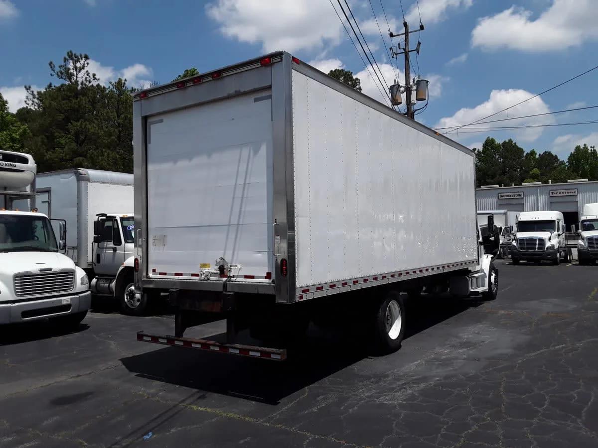 2019 Freightliner M2 106 in Doraville, GA — photo 4