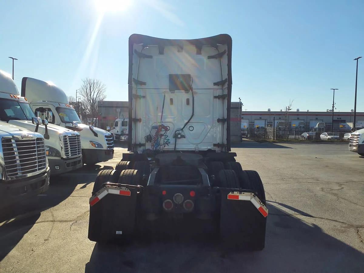 2021 Freightliner Cascadia in Atlanta, GA — photo 5