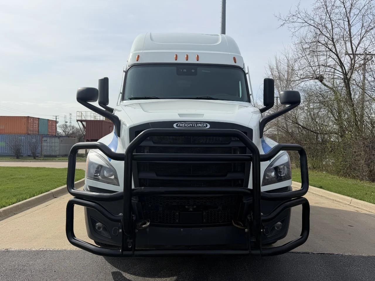 2023 Freightliner Cascadia in York Street Elmhurst, IL — photo 8