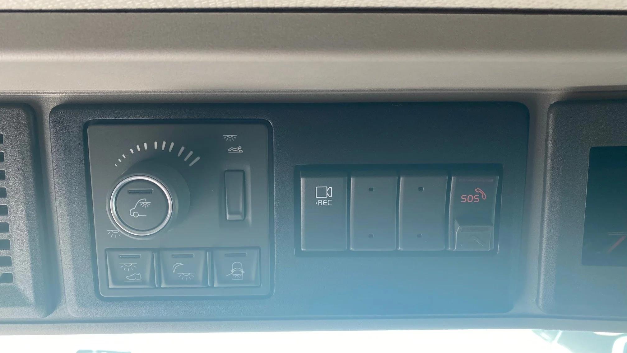 2025 Volvo VNL 860 in AUSTIN, TX — photo 16
