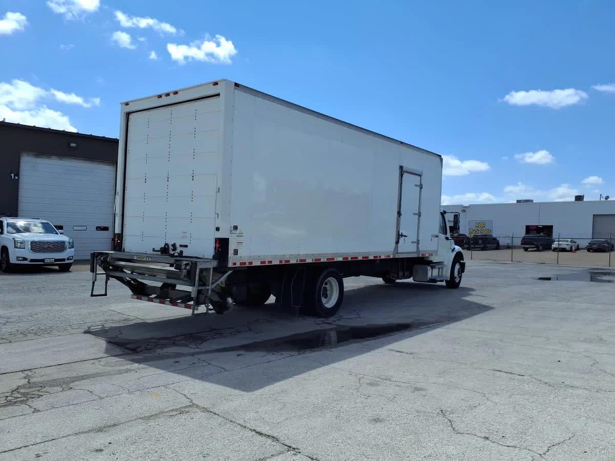 2020 Freightliner M2 106 in Fort Worth, TX — photo 4