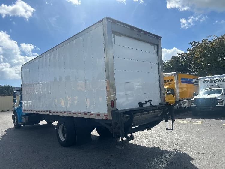 2019 Freightliner M2 106 in Medley, FL — photo 6