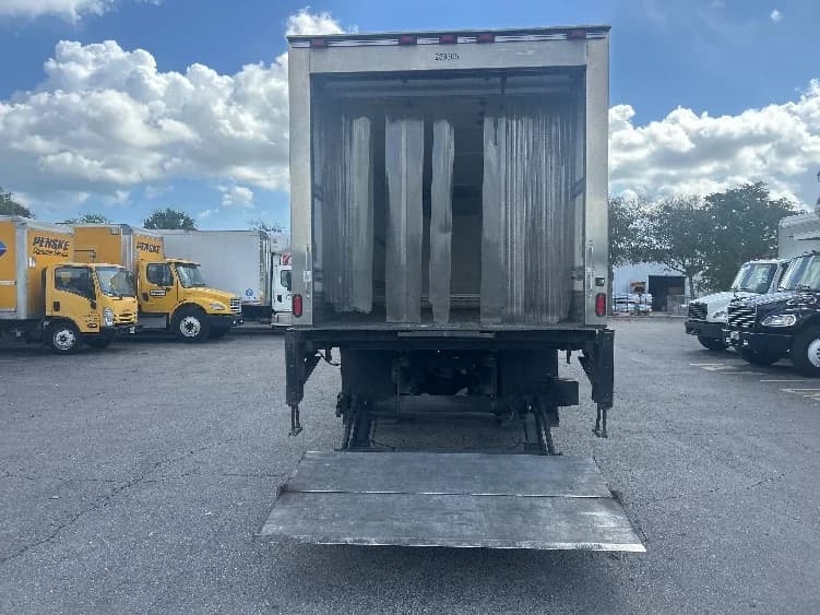 2019 Freightliner M2 106 in Medley, FL — photo 9