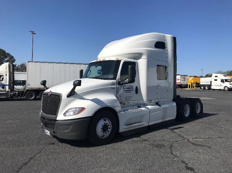 2022 International LT in Wilmington, NC — photo 3