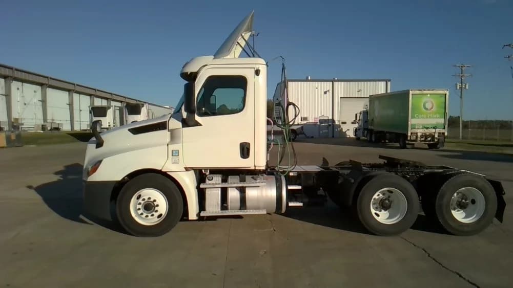2019 Freightliner Cascadia in Forrest City, AR — photo 4