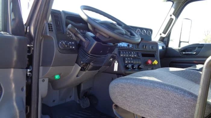 2026 International LT in Effingham, IL — photo 10