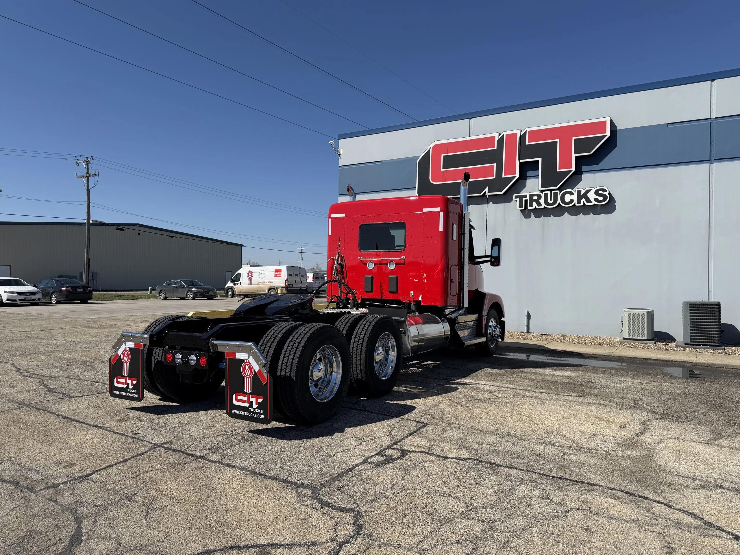 2027 Kenworth T680 in Springfield, IL — photo 5