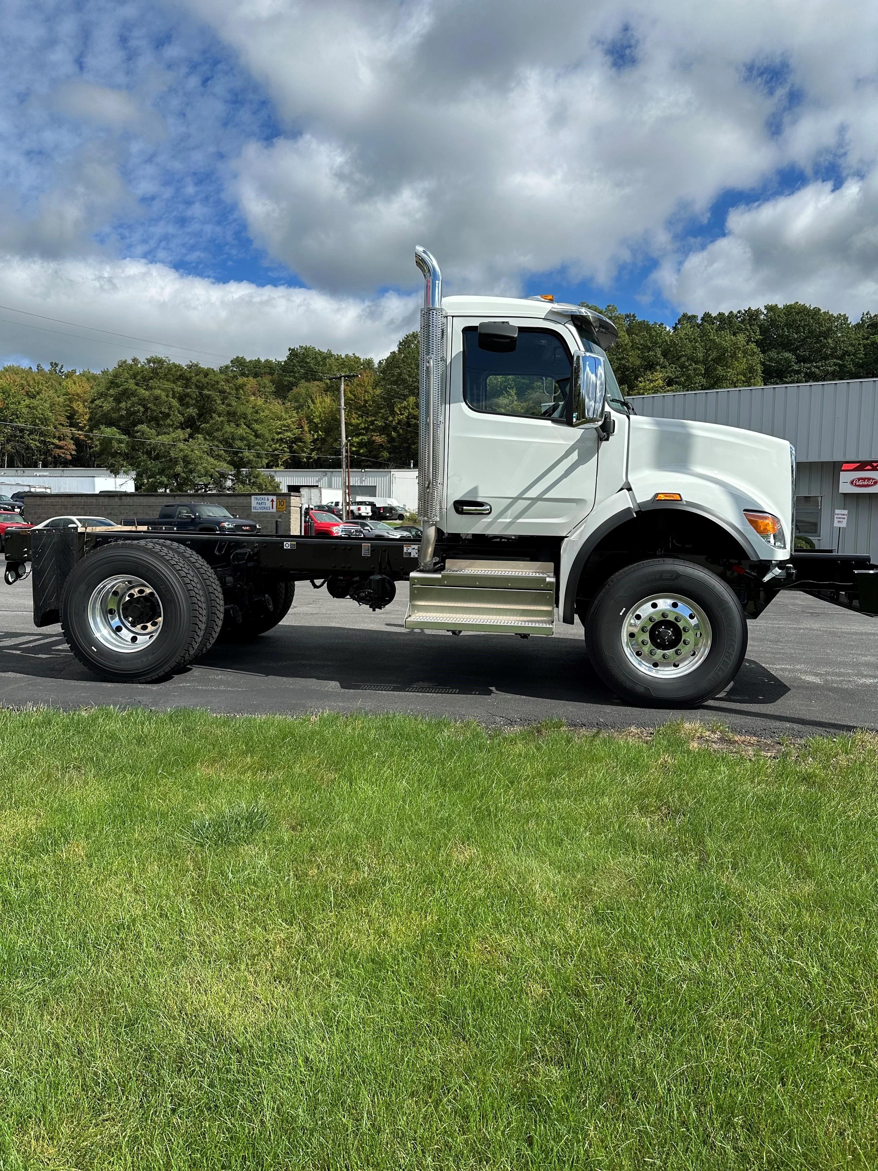2025 Peterbilt 548 in BUTLER, PA — photo 11