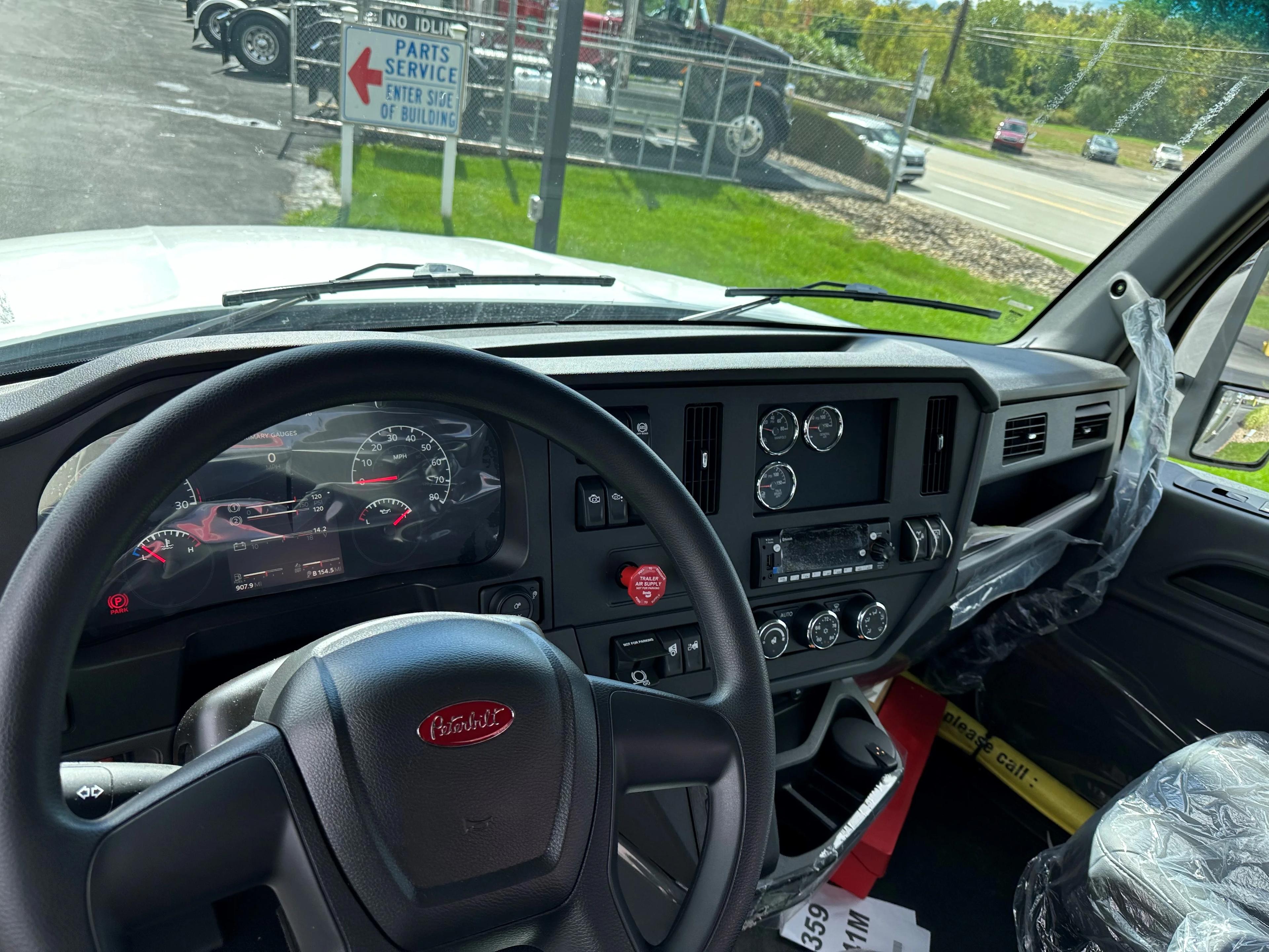 2025 Peterbilt 548 in BUTLER, PA — photo 5